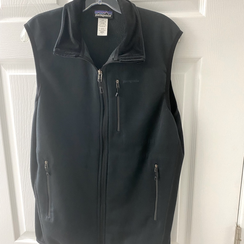 Men’s Patagonia Vest - Large